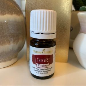 YOUNG LIVING Thieves Vitality essential oil NWT